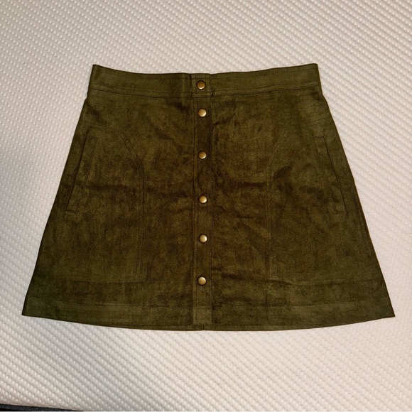 NWT Suede Olive Mini Skirt - Picture 1 of 3
